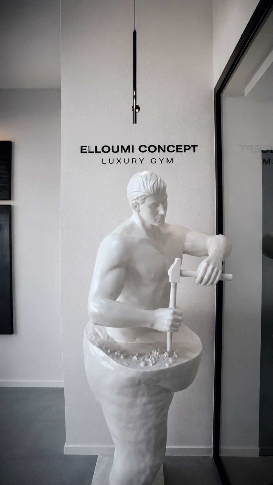 Sculpture blanche et signature Elloumi Concept